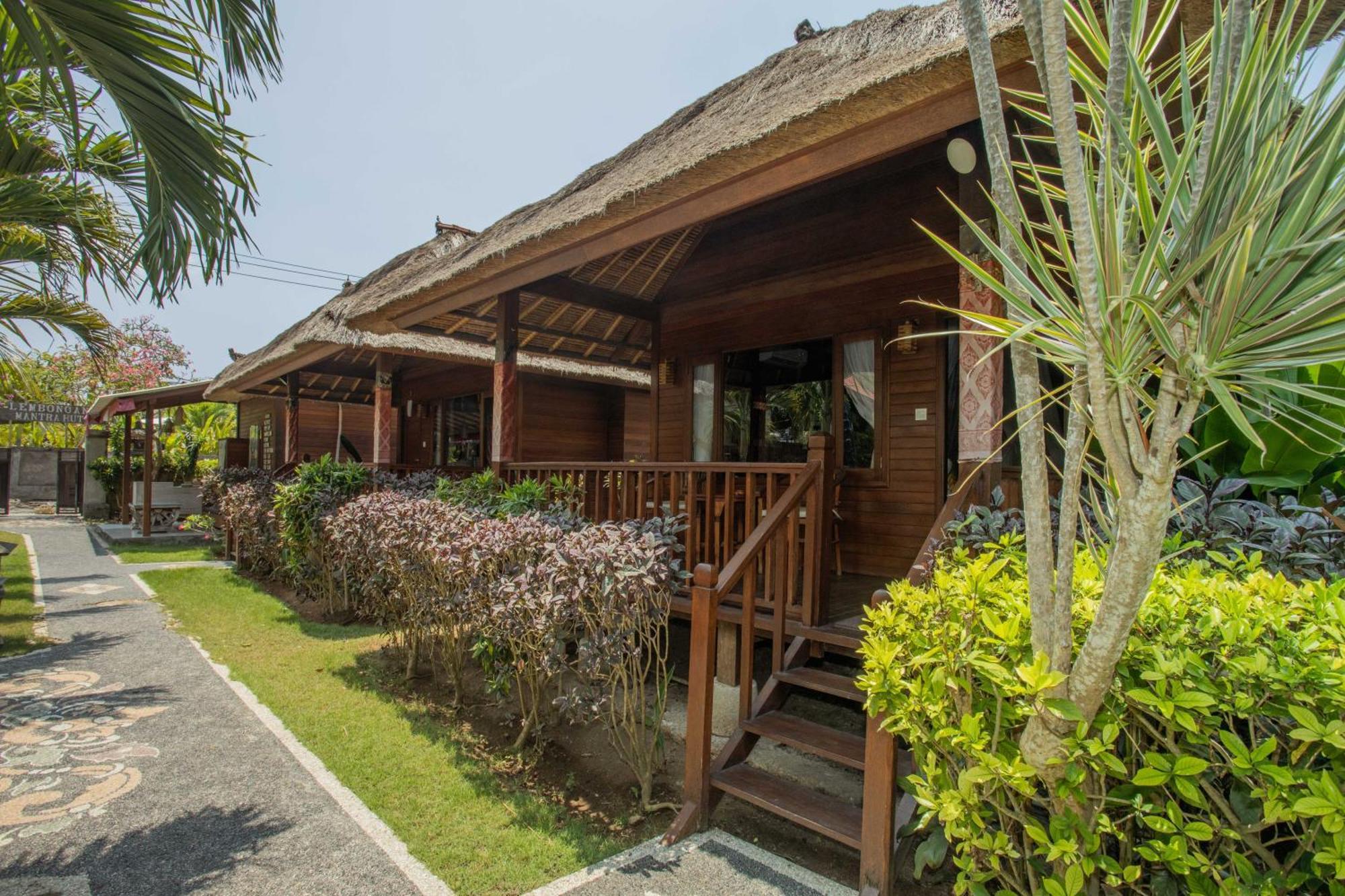 Отель Lembongan Mantra Huts Экстерьер фото