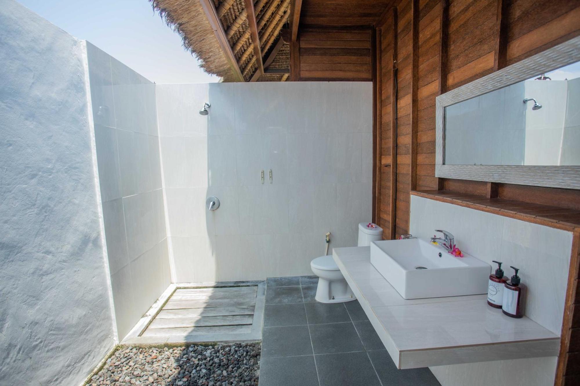 Отель Lembongan Mantra Huts Экстерьер фото