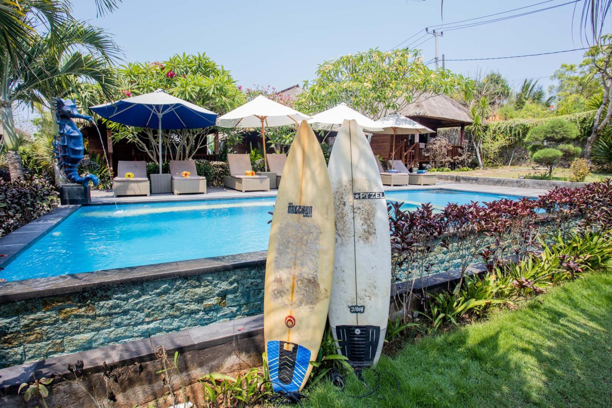 Отель Lembongan Mantra Huts Экстерьер фото